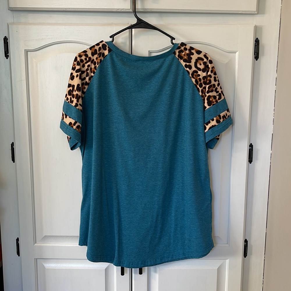 Purchased on Amazon Wore Once Size XL; Will Bundle - Picture 2 of 5